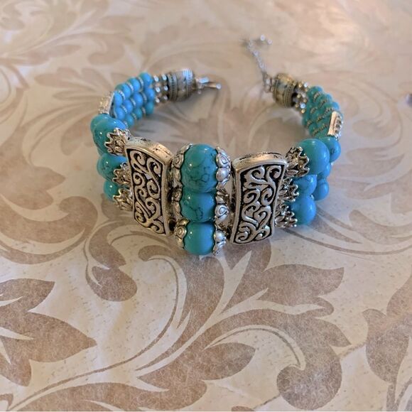 Southwest Vibe Turquoise Tone Beaded Bracelet Sz 7 Adj Larger or Smaller - Picture 1 of 8